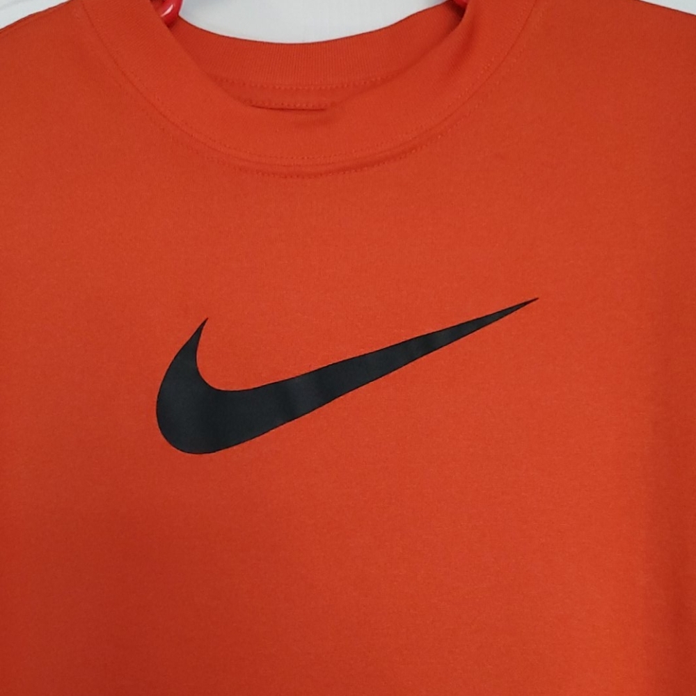 Nike dry-fit t-shirt, orange YM